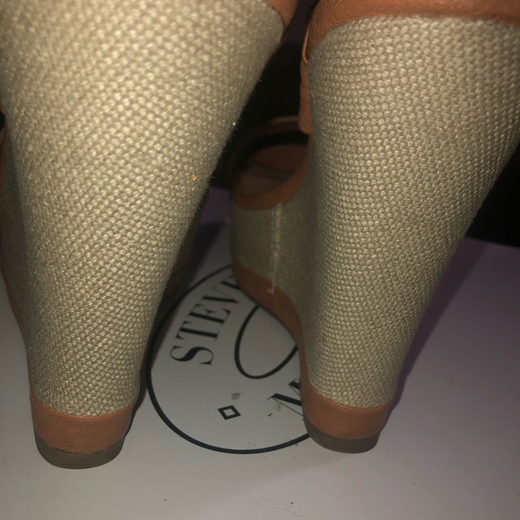 Steve Madden Platform Warmth Sandals in Cognac - Picture 5 of 7